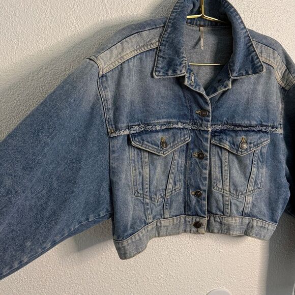 Free People Bedford Distressed Medium Wash Cropped Jacket Size XS - Picture 6 of 11